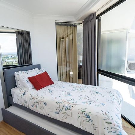 Large Surfers Paradise Apartment With Fantastic Views Gold Coast Eksteriør bilde